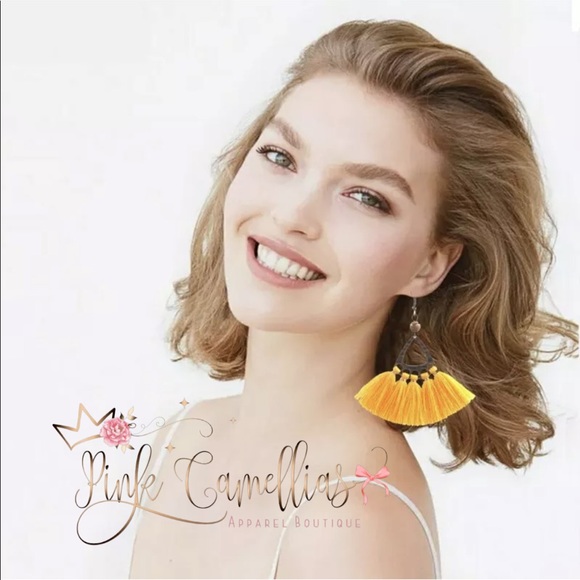 🌸BOHO Pink Tassel Fringe Earrings - Picture 2 of 8